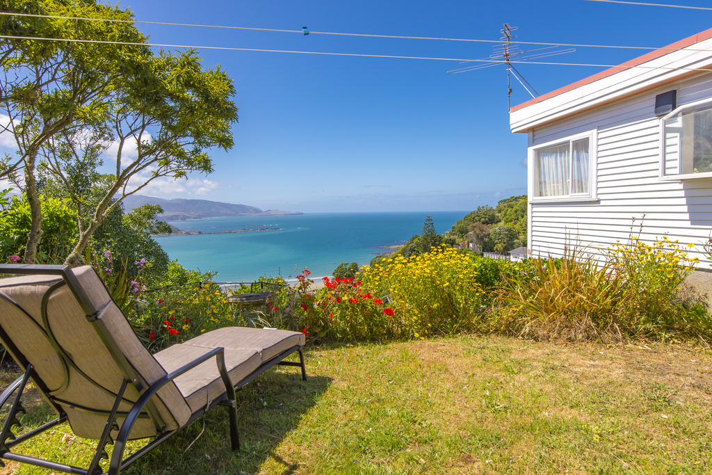 SUN- DRENCHED HOME WITH FANTASTIC VIEWS!