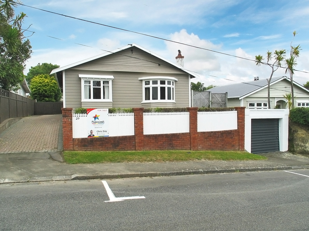 Prime Location Karori Home