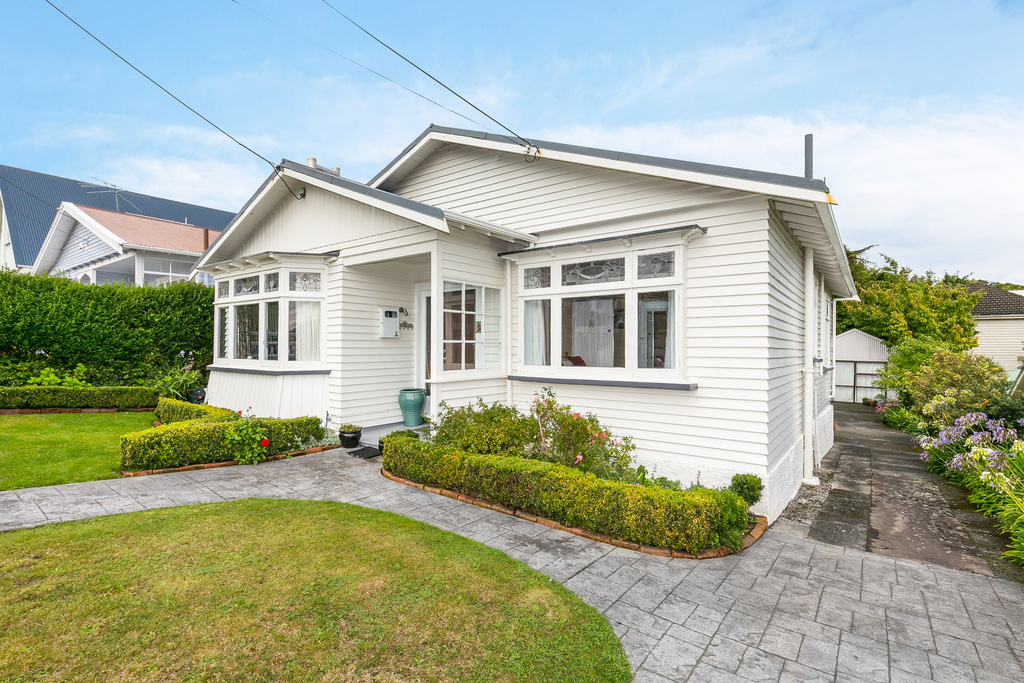 3 Bedroom Karori Bungalow
