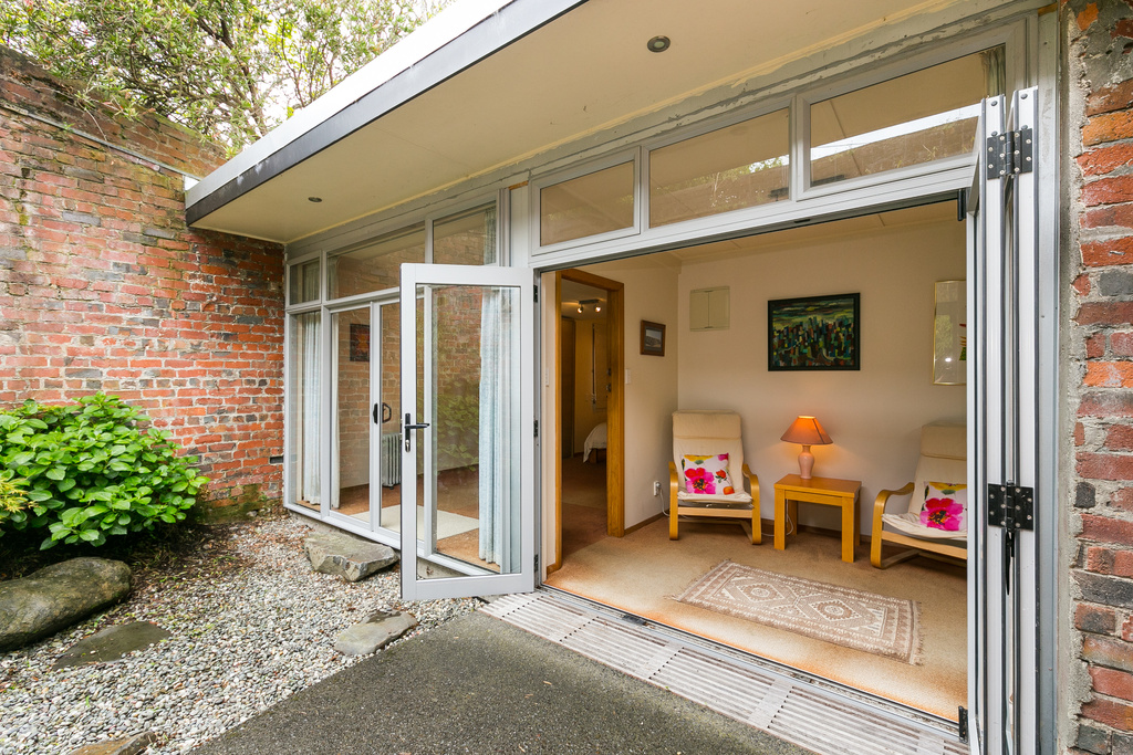 2 Bedroom Character Home in Aro Valley