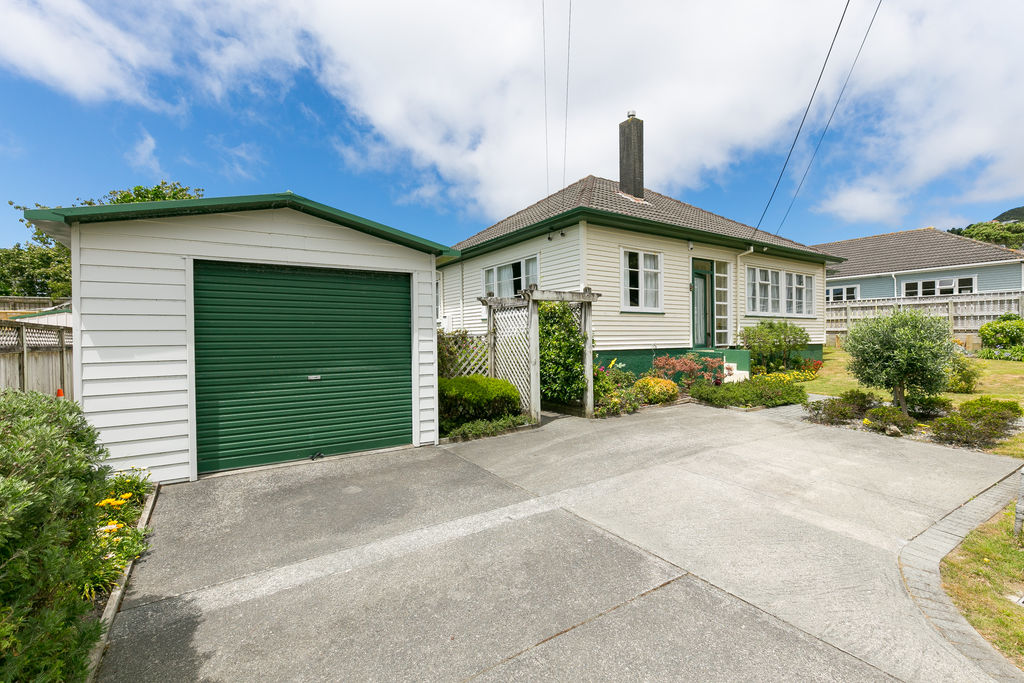 3/4 Bedroom Family Home with Studio