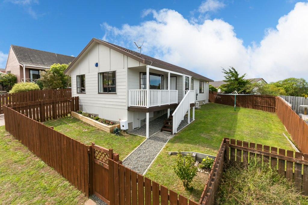 Sunny Home in Karori