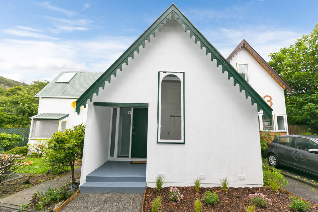 AFFORDABLE 2 BEDROOM IN KARORI