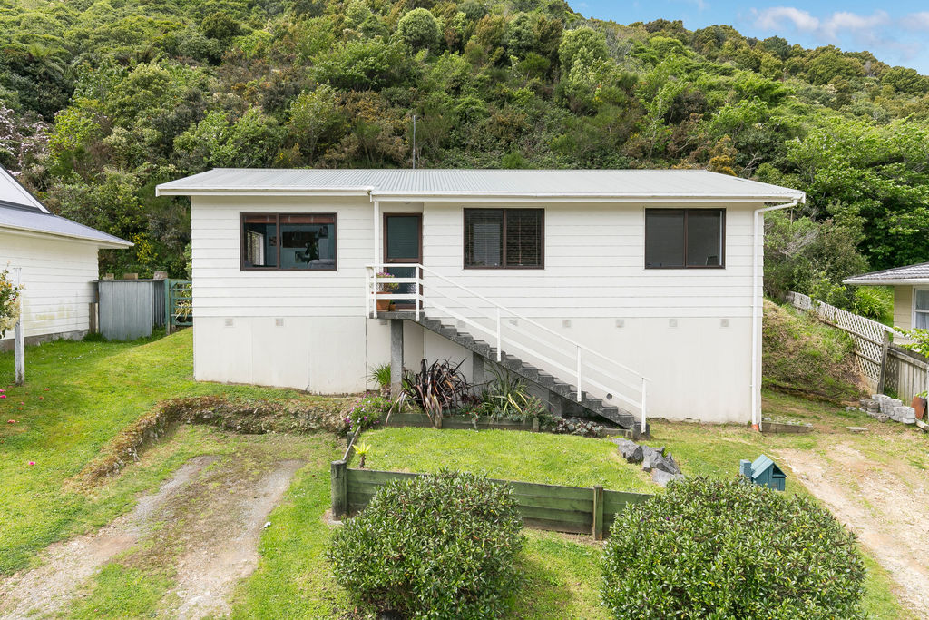 GREAT FIRST HOME IN KARORI!