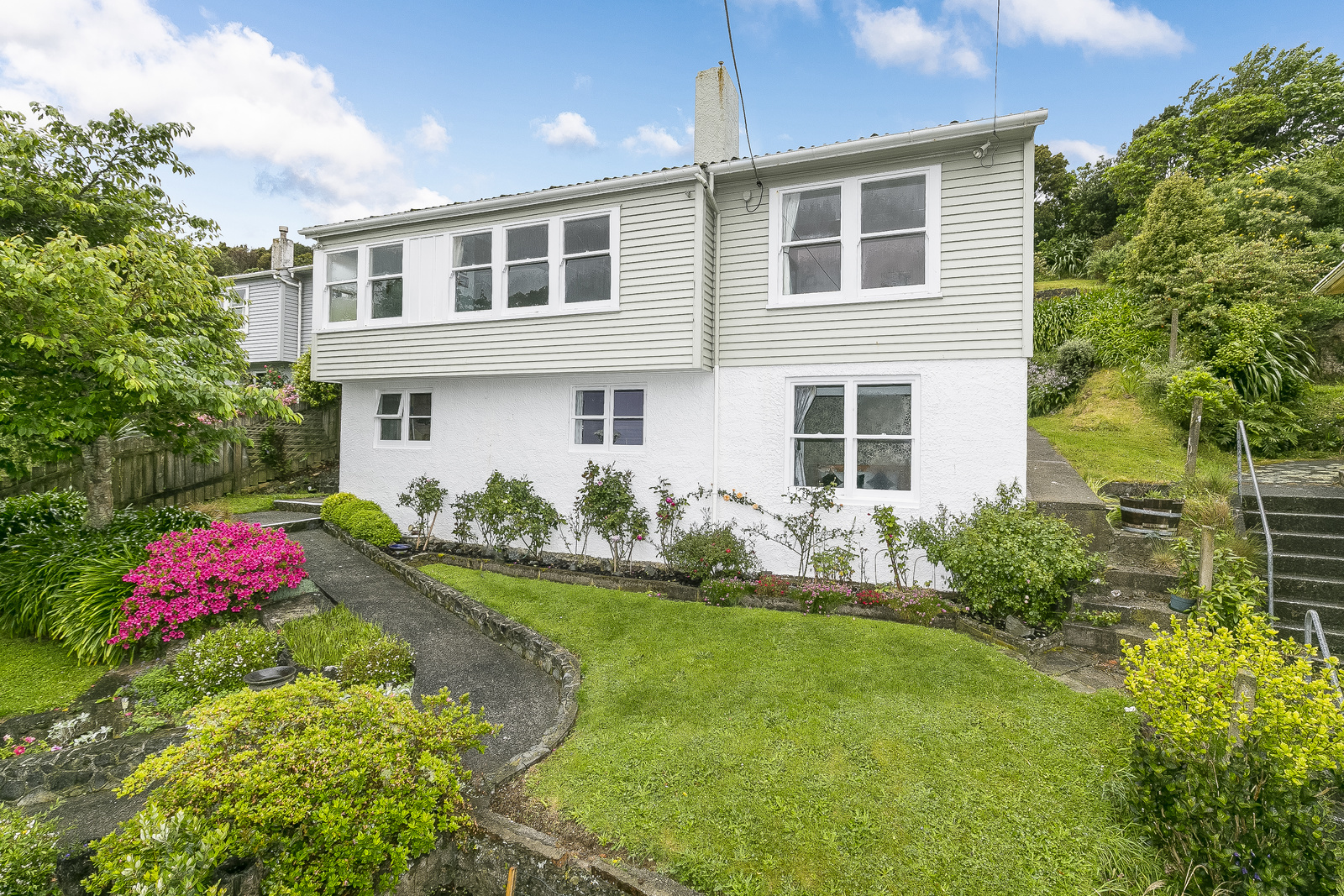 SOLID 3 BEDROOM IN KARORI
