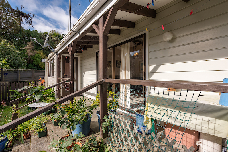 Downsizer Alert – 2 Brm Karori Sweetie