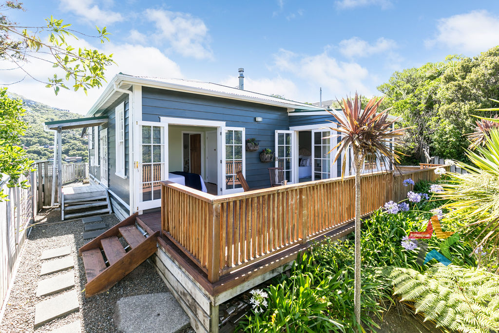 RENOVATED CHARACTER HOME IN WADESTOWN