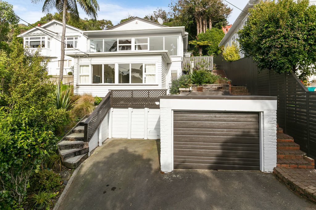 3 BEDROOM STUNNER IN KARORI