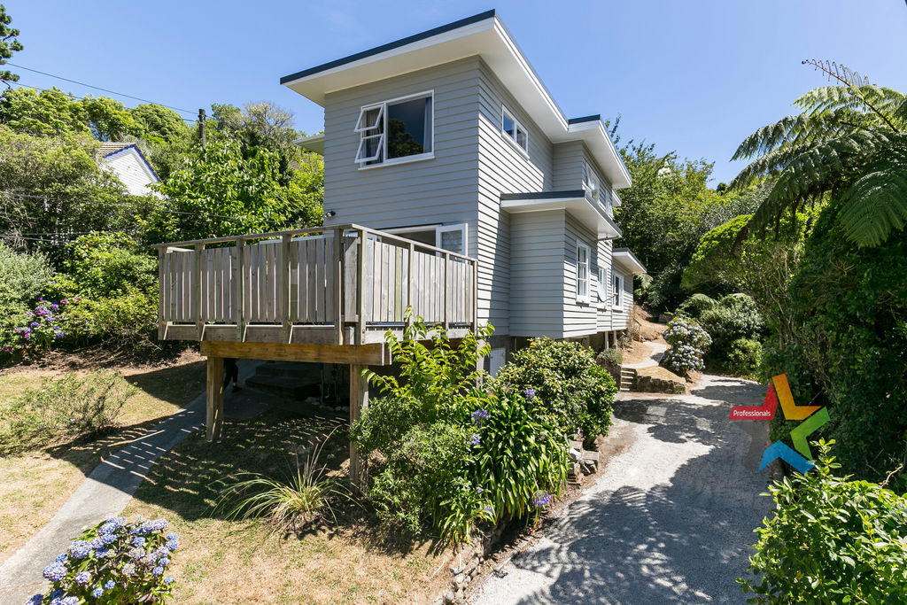 4 BEDROOM + 1 BEDROOM IN KARORI