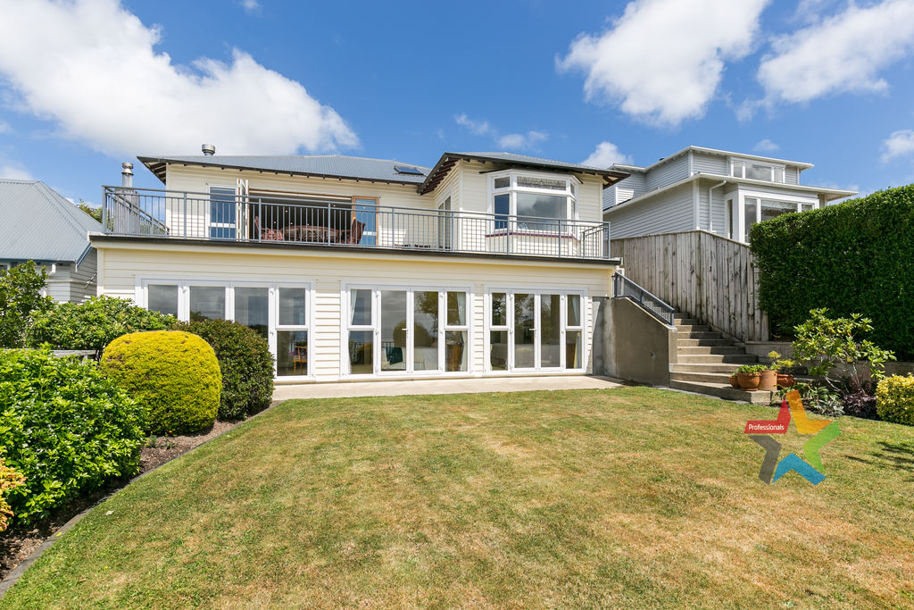 VIEWS, SUN AND SPACE IN CITY-END KARORI