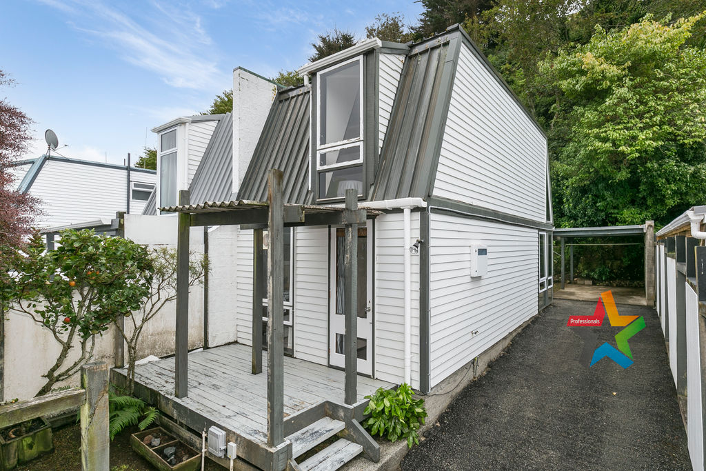 2 BEDROOM HOME IN KARORI