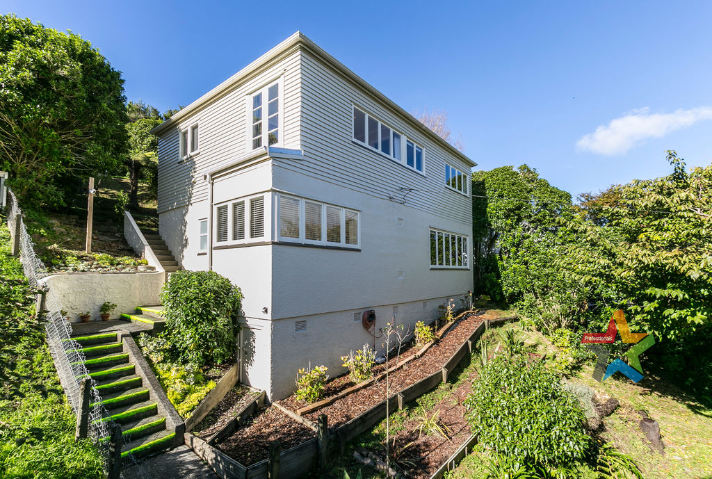 RENOVATED 3 BEDROOM IN KARORI