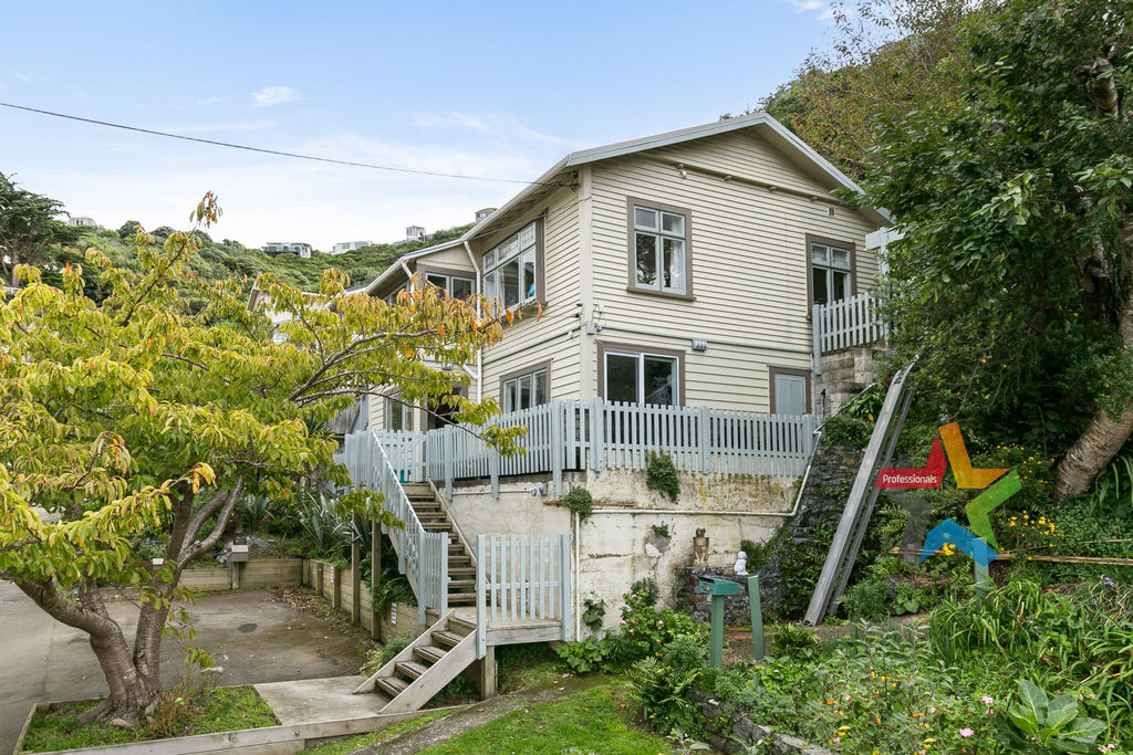 BEAUTIFUL HOME & INCOME IN ISLAND BAY