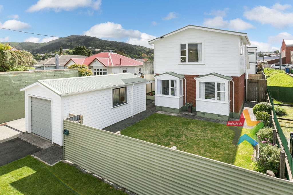 3 BEDROOM KARORI HOME