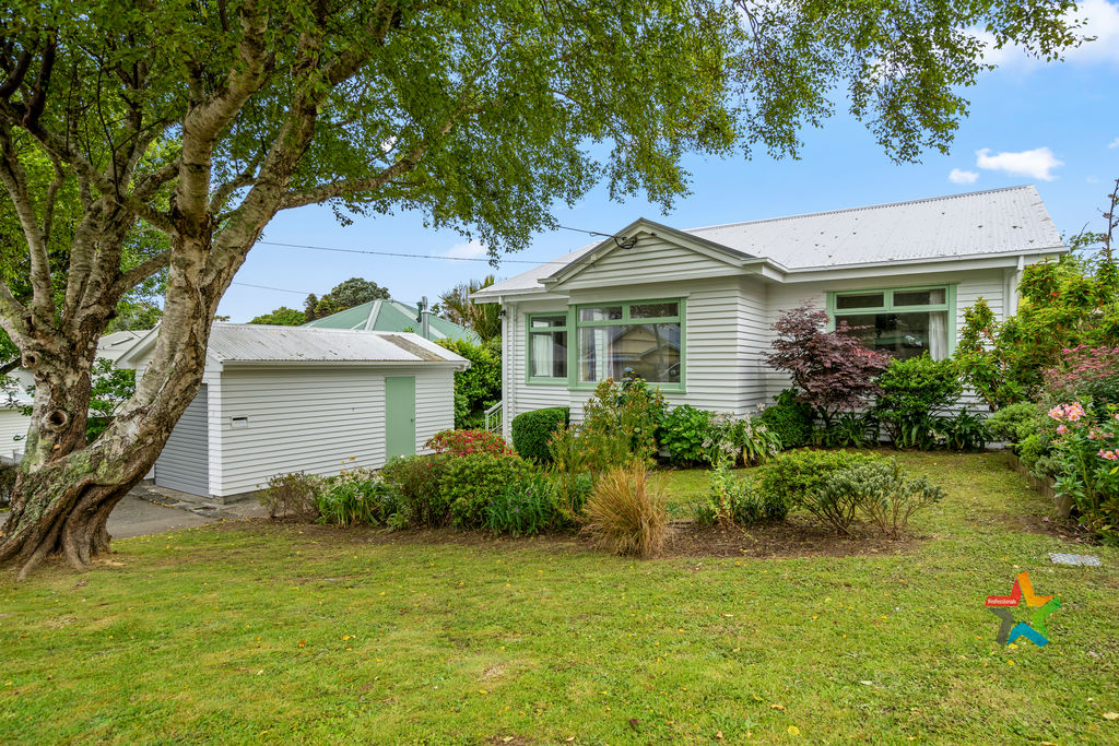 SUNNY 3 BEDROOM IN CITY-END KARORI